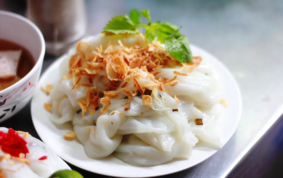 Bánh cuốn là món quà sáng thanh đạm, nhẹ nhàng mà tinh tế của người dân thủ đô.