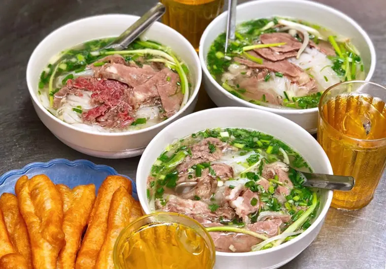 Phở là nét chấm phá tinh tế, là khởi đầu hoàn hảo cho hành trình khám phá ẩm thực thủ đô.